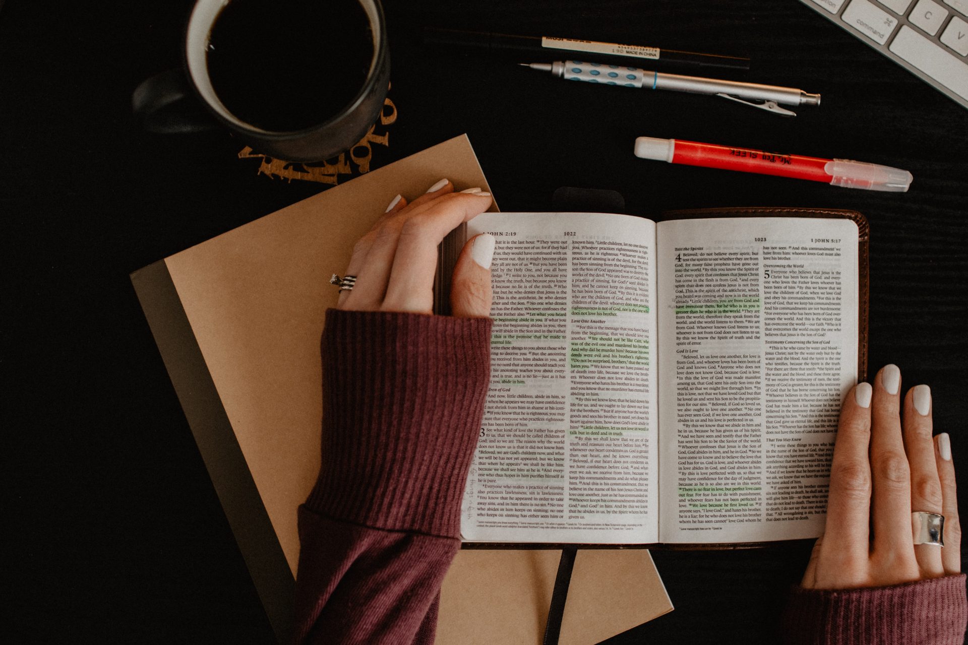 4 Tips to Make Time with God a Gift, Not a Chore
